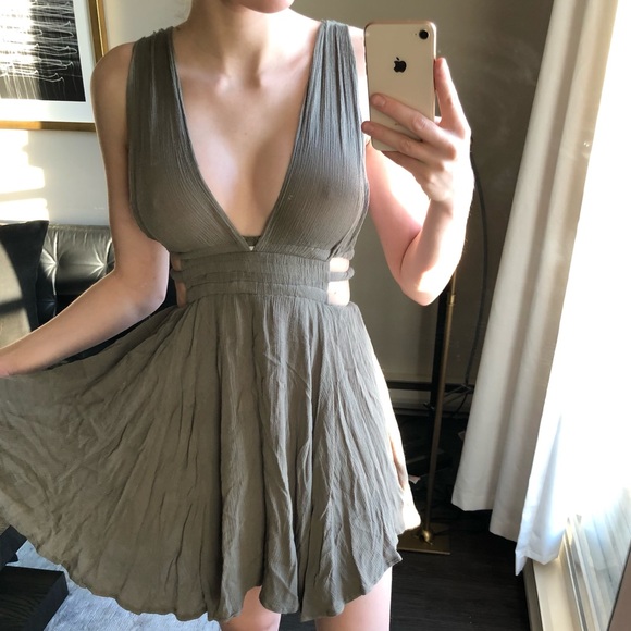 SOLD Khaki dress - Picture 1 of 4